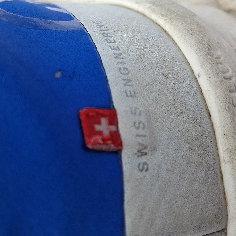 Stylish Mens/Womens Sneakers in Blue and Orange - Picture 7 of 9